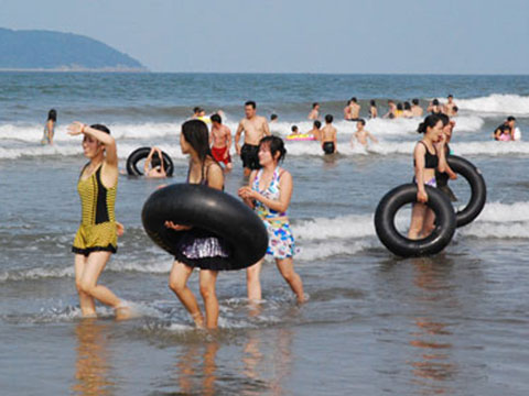 Cửa Lò: Đảm bảo an toàn cho du khách mùa du lịch biển 2013